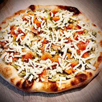 pizza saumon poireaux stef pizza distributeur a pizzas Clermont l Herault 34800 20h/24 7j/7